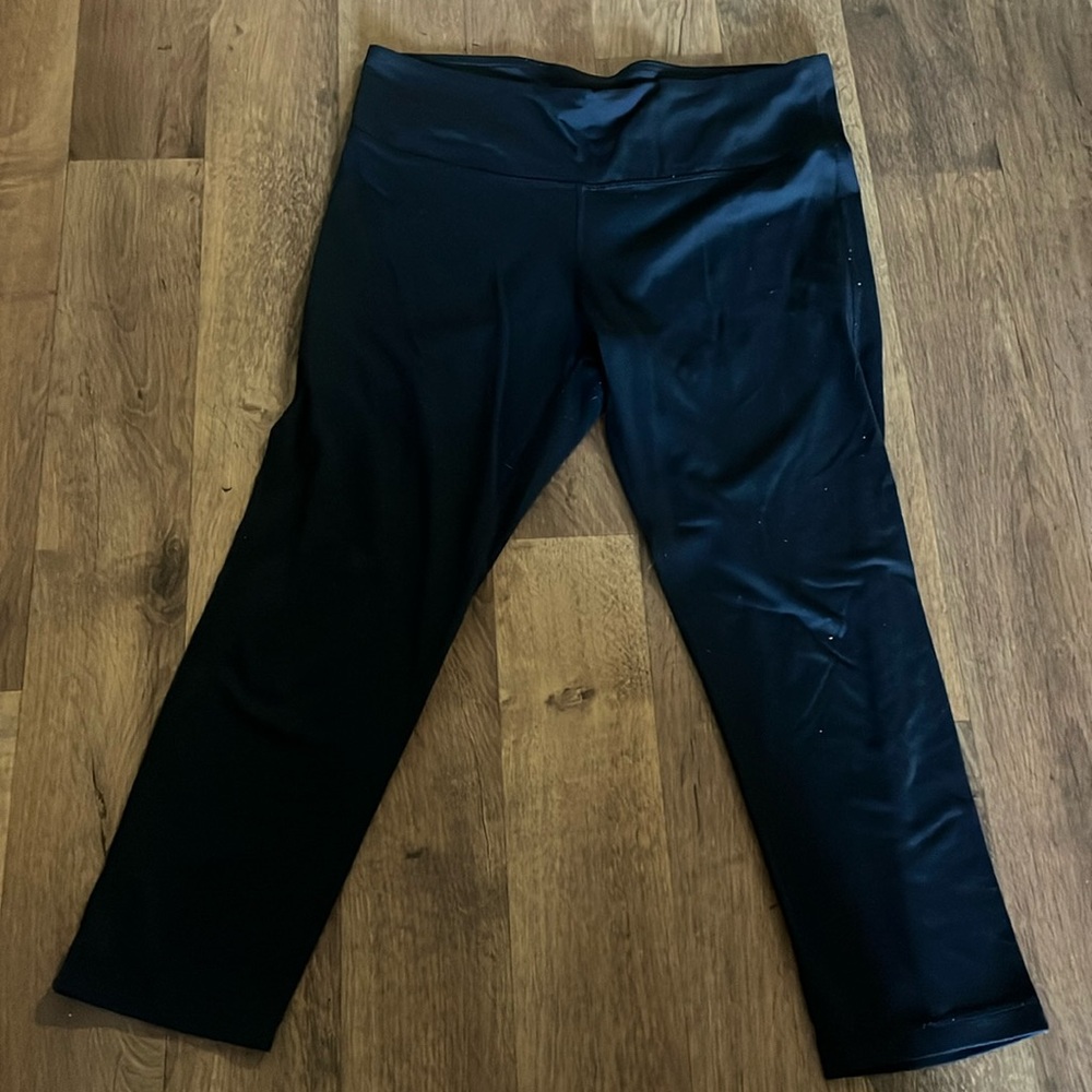 Cropped black 90 degree leggings